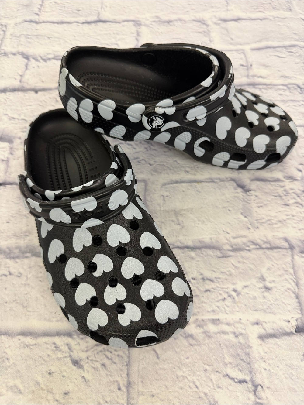 CROCS ladies s 7 Heart Print Shoes — Black with White Hearts